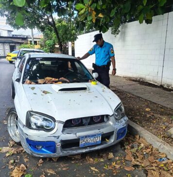 CAM San Salvador notifica a propietarios de vehículos abandonados en colonia San Ramón tras denuncia ciudadana