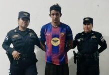 Conductor de camion invade carril por distracción y provoca muerte de pareja de esposos en El Refugio, Ahuachapán