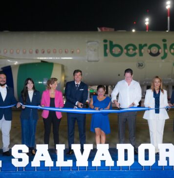 Autoridades inauguran nueva ruta aérea que conecta El Salvador y Europa