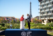«Cuidar del migrante»: el gesto a contracorriente que protagonizará León XIV en París