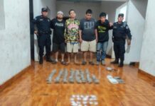 Capturan a cuatro sujetos que ocultaban droga enterrada en una jaba plástica en el cantón La Joyita, Ciudad Arce