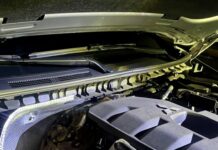 Bomberos rescatan a una boa alojada en el motor de un vehículo en Antiguo Cuscatlán