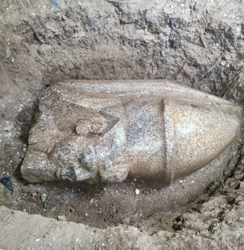 Hallan en Egipto dos estatuas que podrían pertenecer a Ramsés II