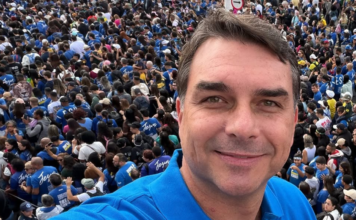 Flávio Bolsonaro llega a Miami con su familia después de perder la elección presidencial en Brasil