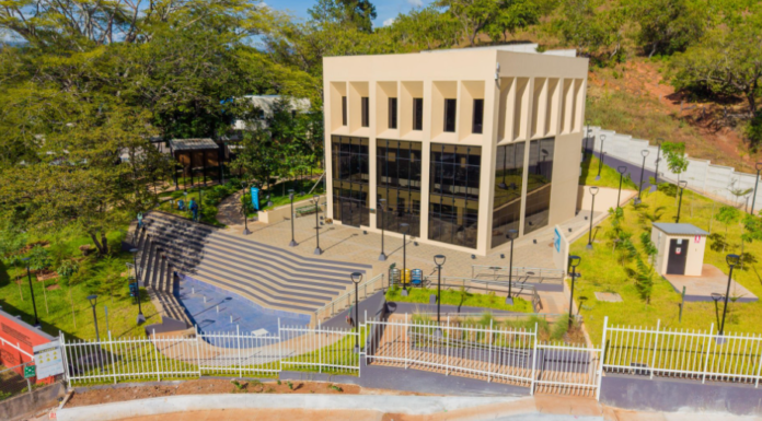 DOM destinará $112 millones a escuelas y $95 millones a hospitales