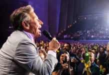 Ricardo Montaner revive sus grandes clásicos en una noche de romance y nostalgia